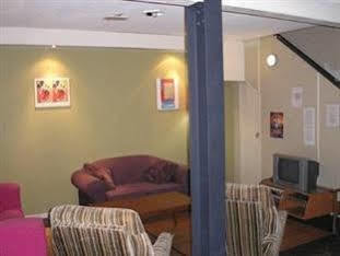 The Melbourne Connection Travellers Hostel Exterior photo