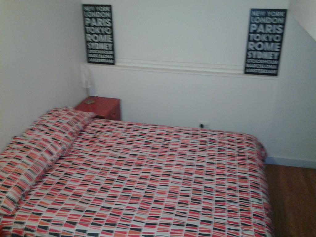 The Melbourne Connection Travellers Hostel Room photo